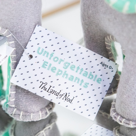 NWT Land Of Nod Unforgettabke Elephants Set - Picture 7 of 10